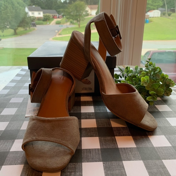 Universal Thread Shoes - Microsuede Quarter Strap Heeled Pump Sandals